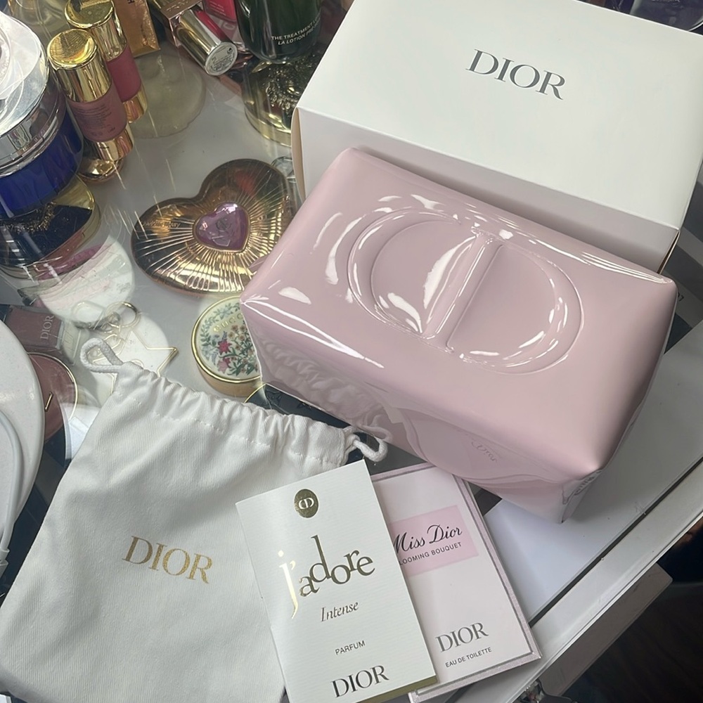 BNIB Dior dusty ballet pink patent pouch